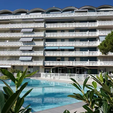 Pool View 240m From The Sea *